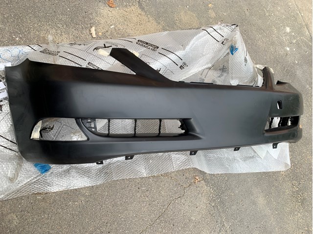 Передній бампер 5211950890 Toyota