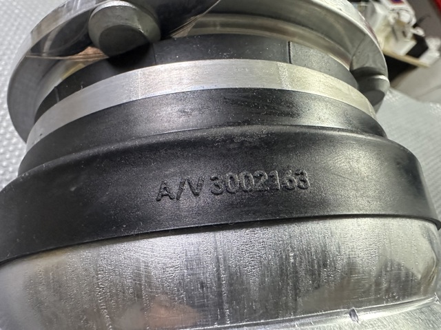 Амортизатор передній, правий Land Rover LR102248 ціна, від 293.97 USD