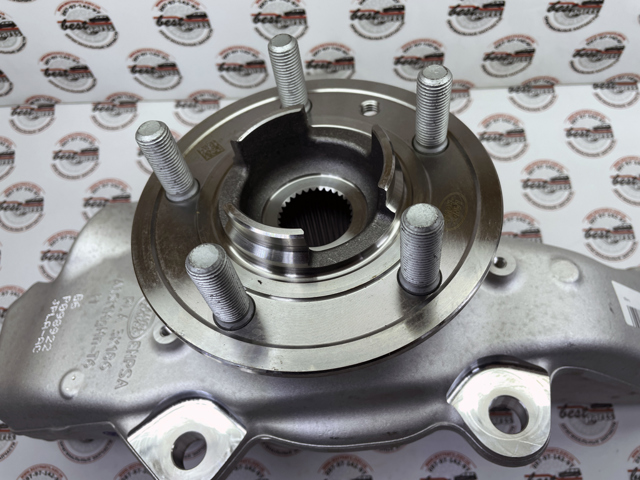 Цапфа поворотного кулака Land Rover LR115103 ціна, від 1015.84 USD