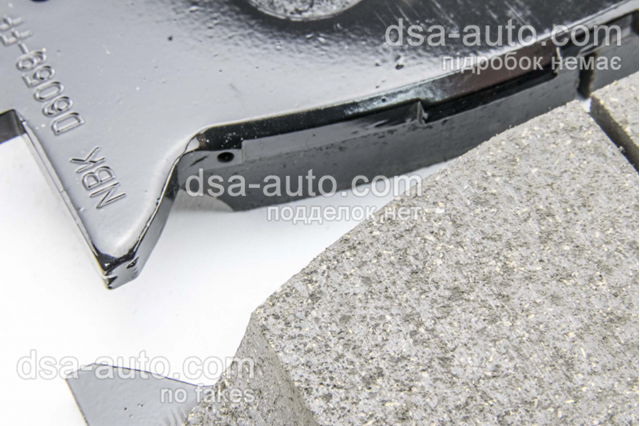 04465YZZG1 Toyota Передні гальмівні колодки