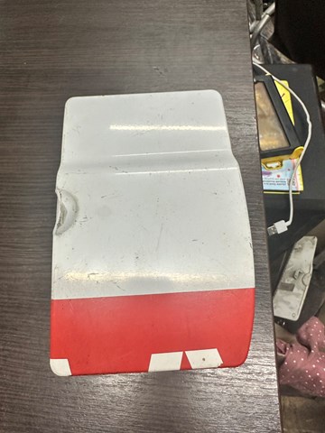 Лючок бензобака 8200030800 Renault (RVI)