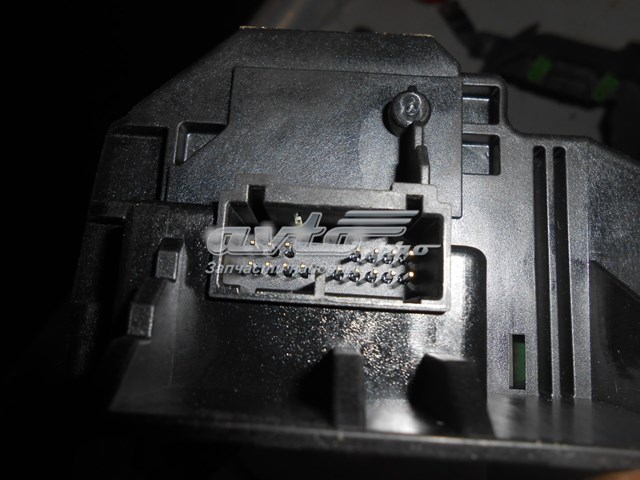 Купити LR024631 Land Rover 