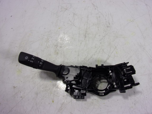 Перемикач підрульовий, правий 841400K650 Toyota
