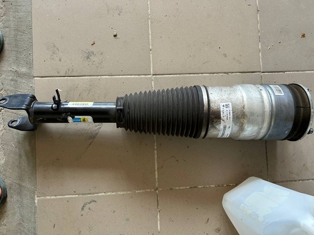 Стойка амортизатора передняя Tesla 600635100C ціна, від 240.68 USD