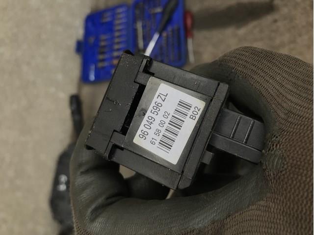 Купити 96049596ZL Peugeot/Citroen Перемикач підрульовий, правий