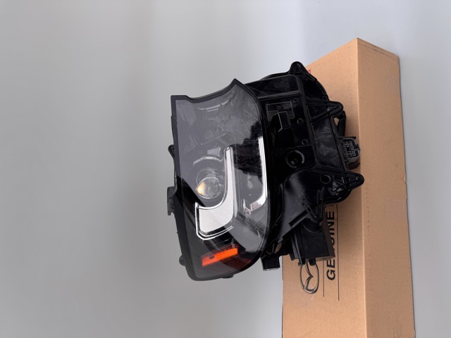 Основна фара - вставка Mazda KR9D51030A ціна, від 1024.79 USD