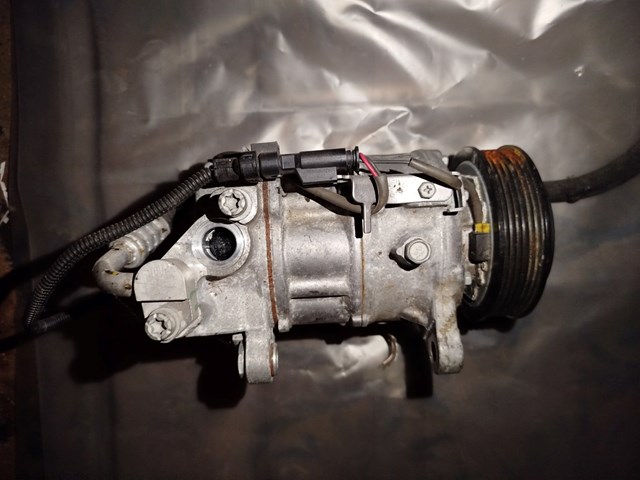 Насос кондиціонера Denso 22527010