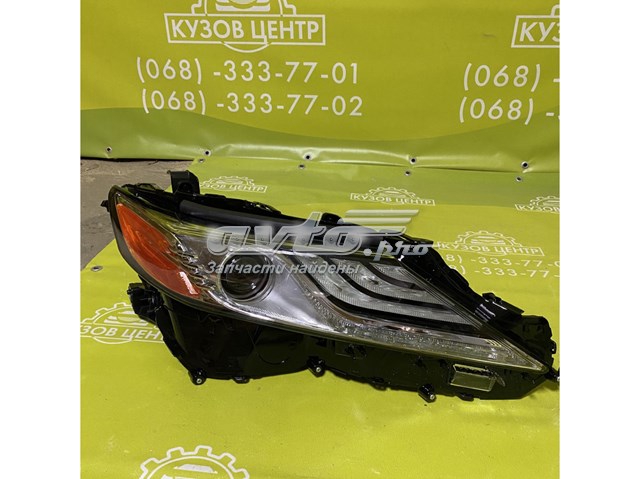 Купити 8111006D70 Toyota Фара правая