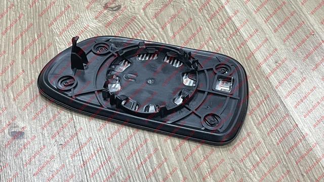 Дзеркальний елемент дзеркала заднього виду, правого 1068003400 Geely