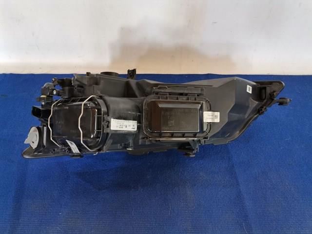Фара передня права VALEO 045101