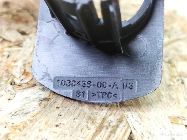 108843600A Tesla 