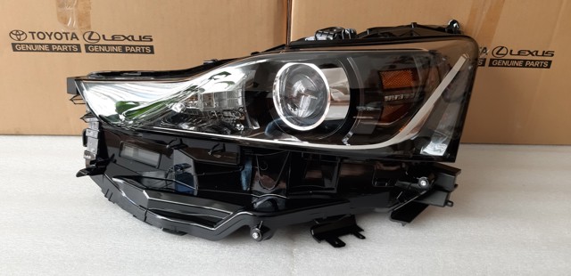 8118553810 Toyota Фара дальнього світла в зборі