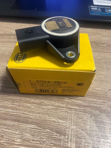 Купити 6PD012754001 HELLA Клапан / регулятор холостого ходу