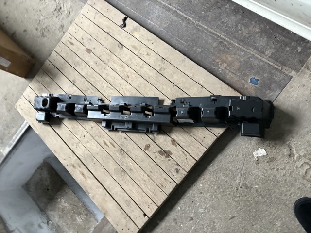 Купити 620906RR0A Nissan/Infiniti Абсорбер (наповнювач) бампера переднього
