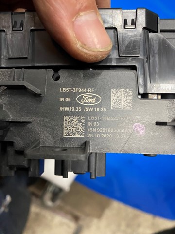 LB5T3F944RF Ford 