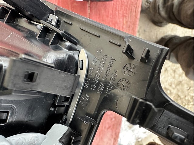 VAG 5G1819743G ціна, від 86.76 USD