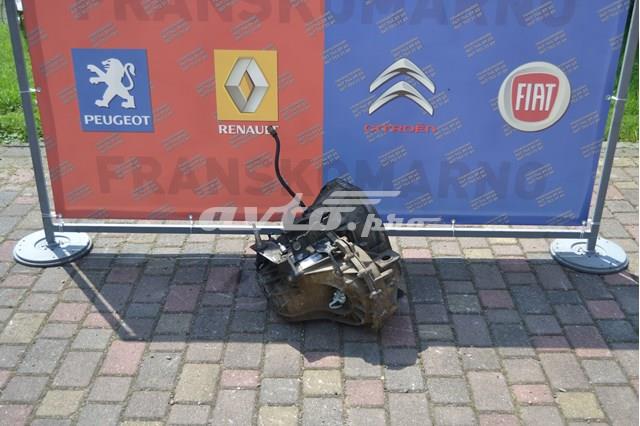Купити 8200546200 Renault (RVI) Ручна коробка передач