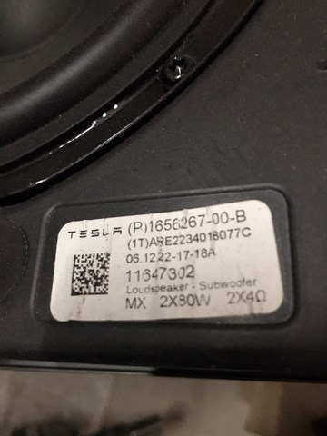 Купити 165626700B Tesla Сабвуфер