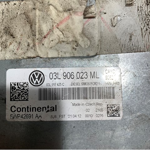 Електронний блок керування двигуном 03L906023ML VAG