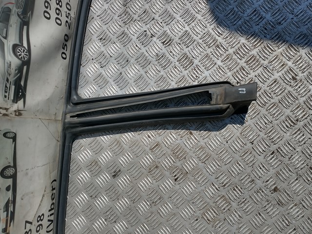  Subaru 63521SA000