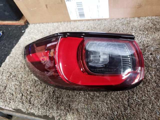 Задня ліва зовнішня фара Mazda KPF151160 ціна, від 272.38 USD