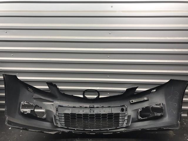 Передній бампер EH1050031 Mazda