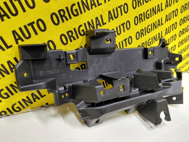 Купити GSH750103 Mazda Кронштейн бампера переднього, правий