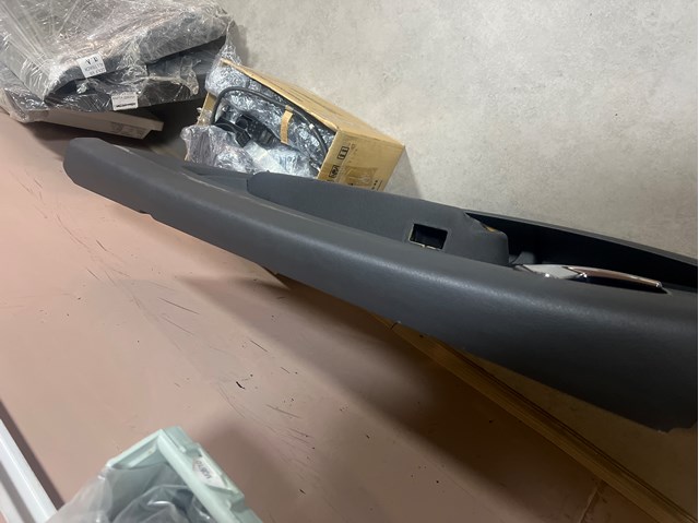 1T0867212 VAG Карта дверей правих задніх