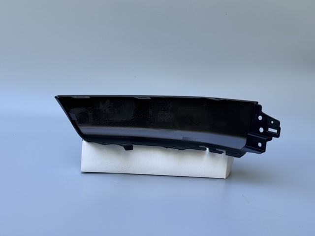Накладка бампера переднього, права Mazda KMV850121 ціна, від 14.06 USD