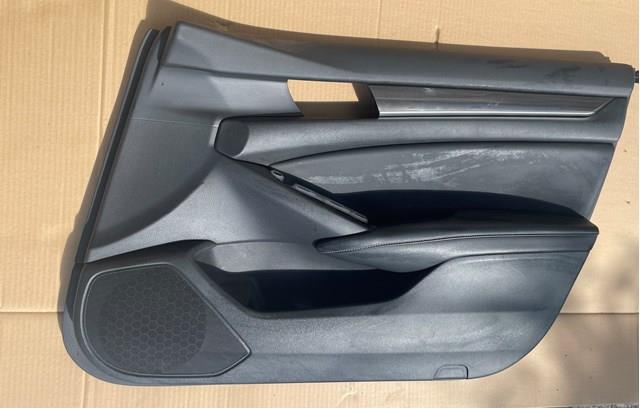 83503TVAA61ZD Honda Обшивка-облицювання передніх дверей, правих, внутрішніх