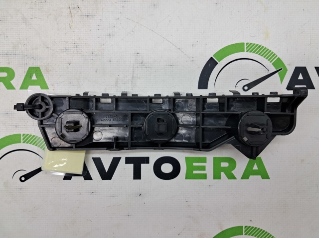 Кронштейн кріплення бампера переднього лівий Nissan/Infiniti 622236RA0A