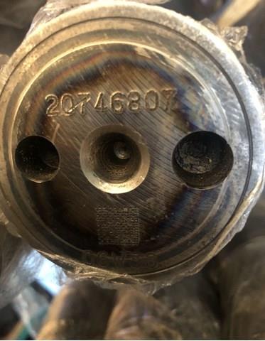 20746807 Volvo Шток двигуна, випускний