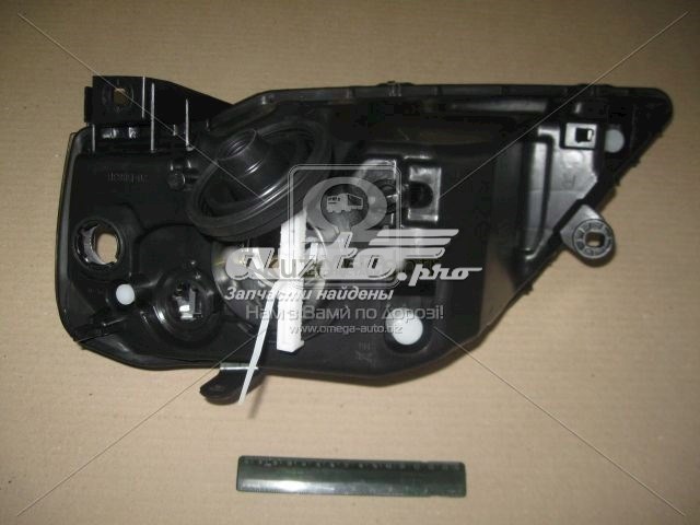 Фара передня права TYC 20B883062B