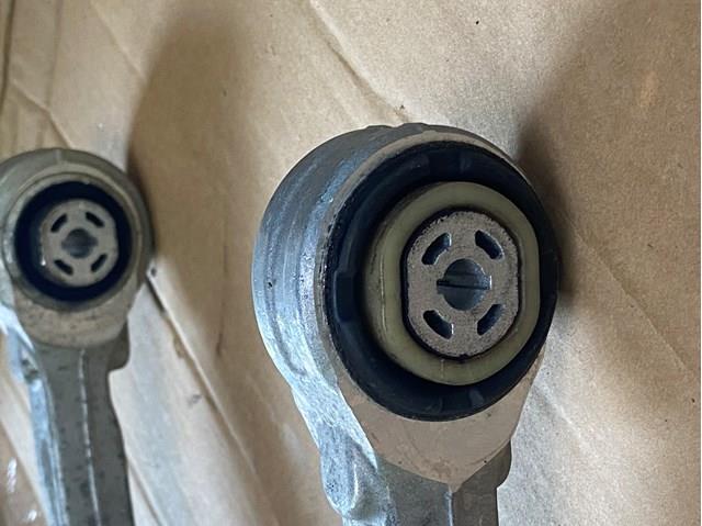 Важіль передньої підвіски верхній, правий Fiat/Alfa/Lancia 50539880