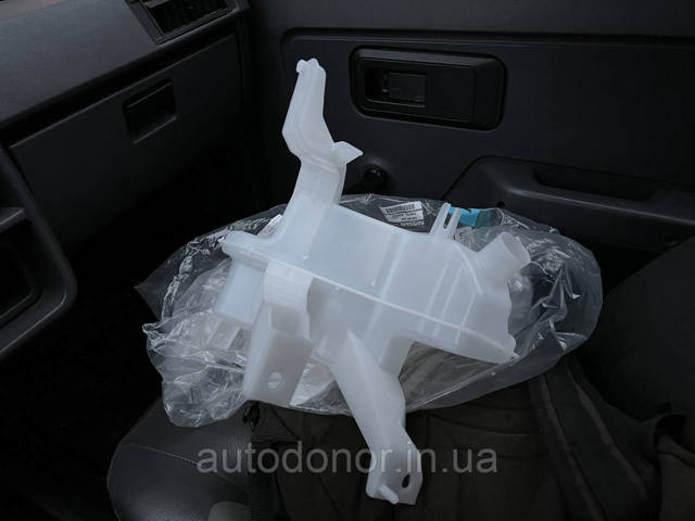 289106WK0A Nissan/Infiniti Бачок склоомивача