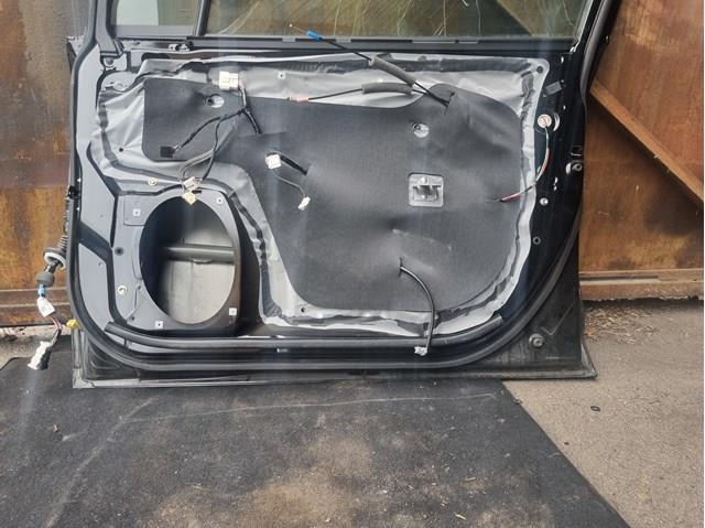Двері праві передні 60009AN02A9P Subaru