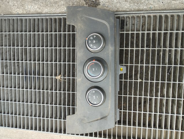 Купити 275106521R Renault (RVI) Блок управління пічкою