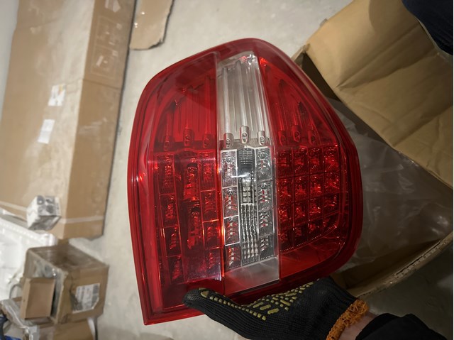 Ліхтар задній лівий A1648202964 Mercedes