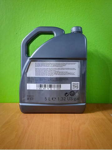 A000989700613 Mercedes Масло двигуна