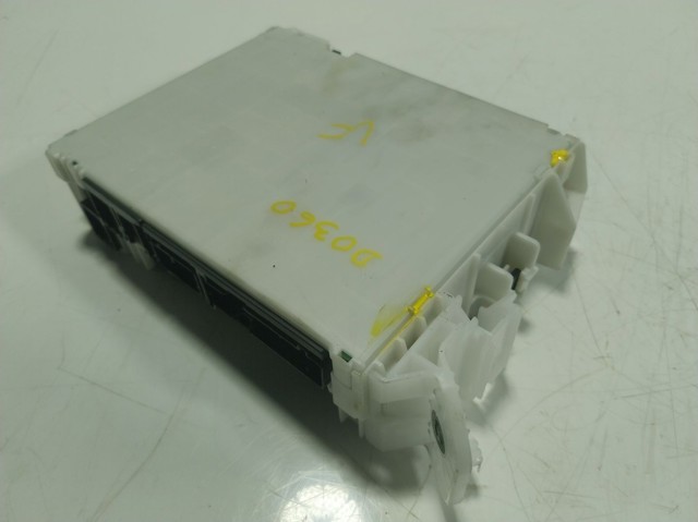 82730K0110 Toyota Блок запобіжників задній, салонний