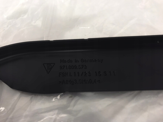 971809573YGRV Porsche 