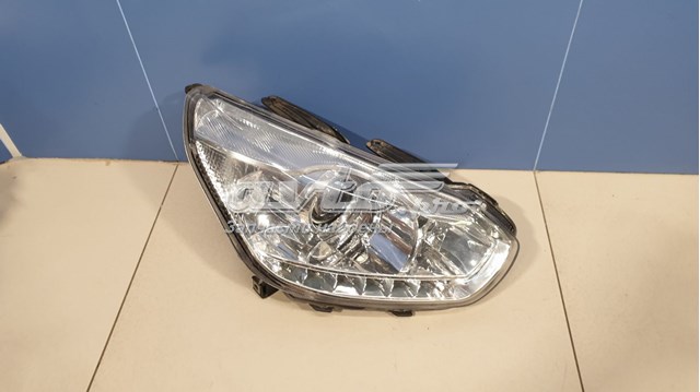 Фара права T113772020AF Chery