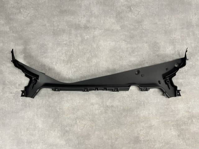 Водостік лобового скла, жабо Tesla 149260300B ціна, від 50.56 USD