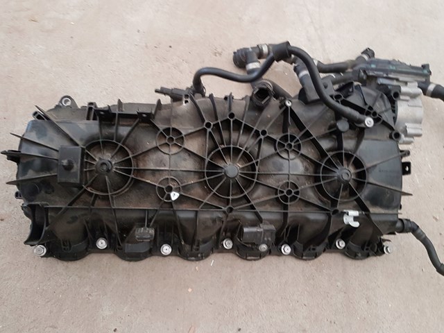 8647977 BMW Колектор впускний