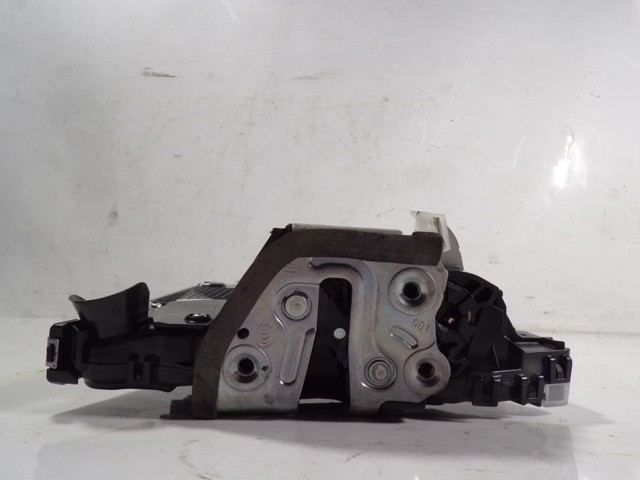 Замок передніх пасажирських дверей Toyota 6903076041 ціна, від 513.34 USD