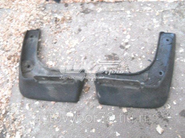 Бризговик задній, лівий Hyundai/Kia 868411R200