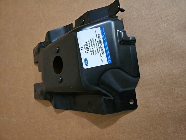BK3116C750AC Ford Кронштейн замку капоту