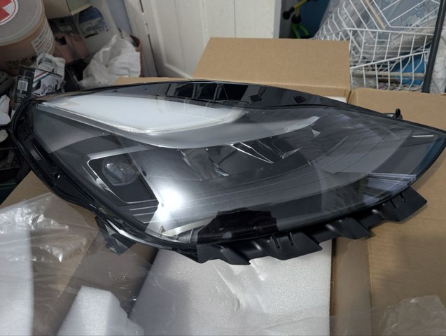 Купити 151495200D Tesla Motors Фара ліва передня
