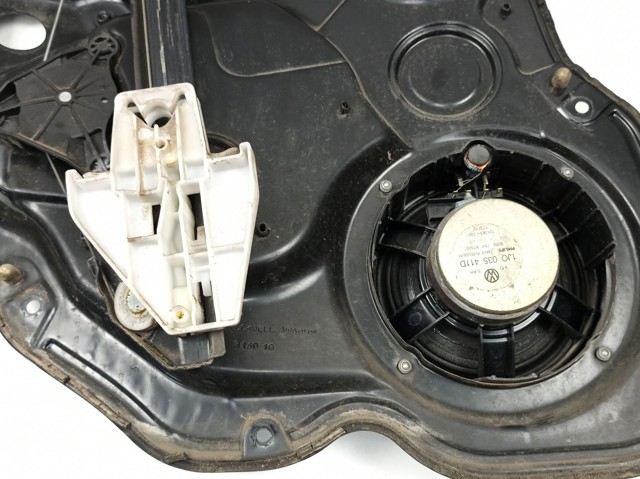  VAG 9776101438202