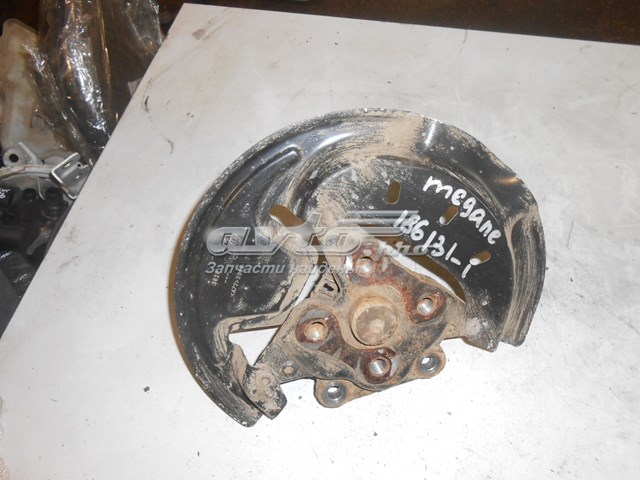 400150046R Renault (RVI) Цапфа поворотна ліва
